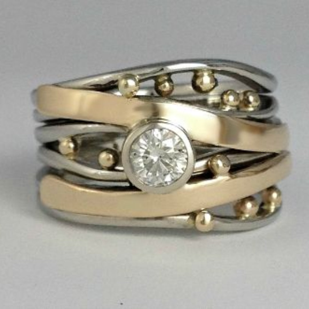 Seraphine™ - ELEGANT RING WITH VINTAGE GOLD INLAY DESIGN