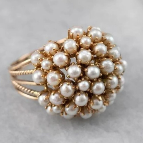 Evelyne™ - ELEGANT RING WITH INSET PEARLS