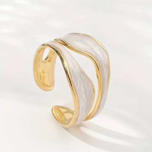 Aurelia™ - VINTAGE WHITE GOLD RING WITH ELEGANT DESIGN