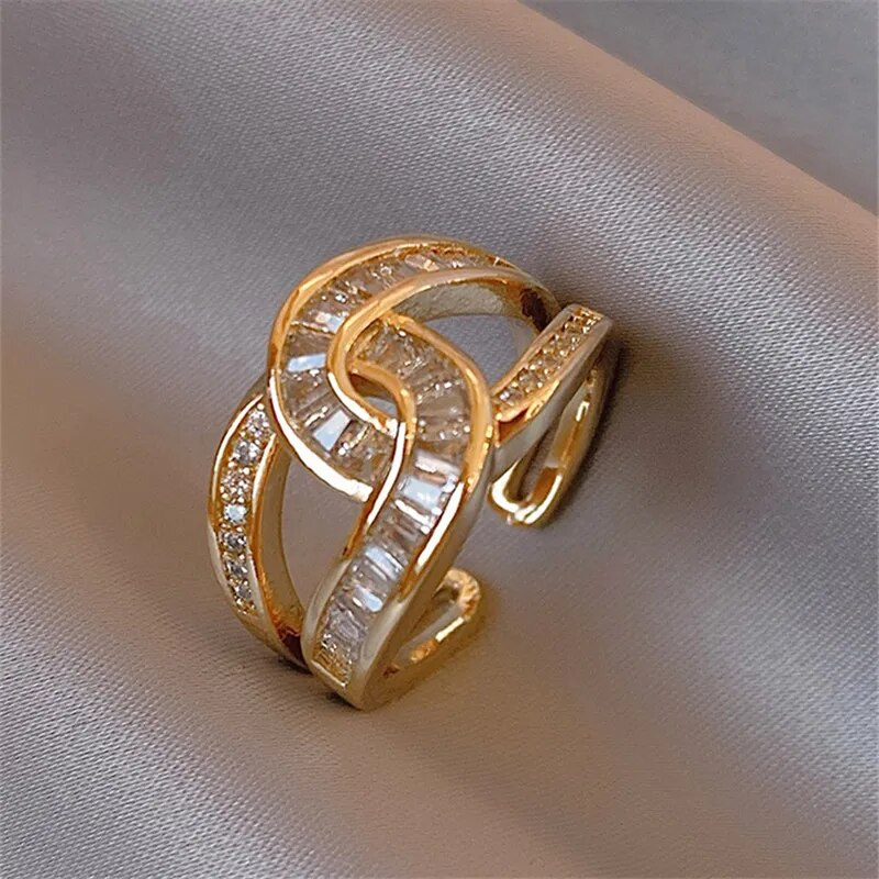 Elise™ - ADJUSTABLE ELEGANT KNOT RING