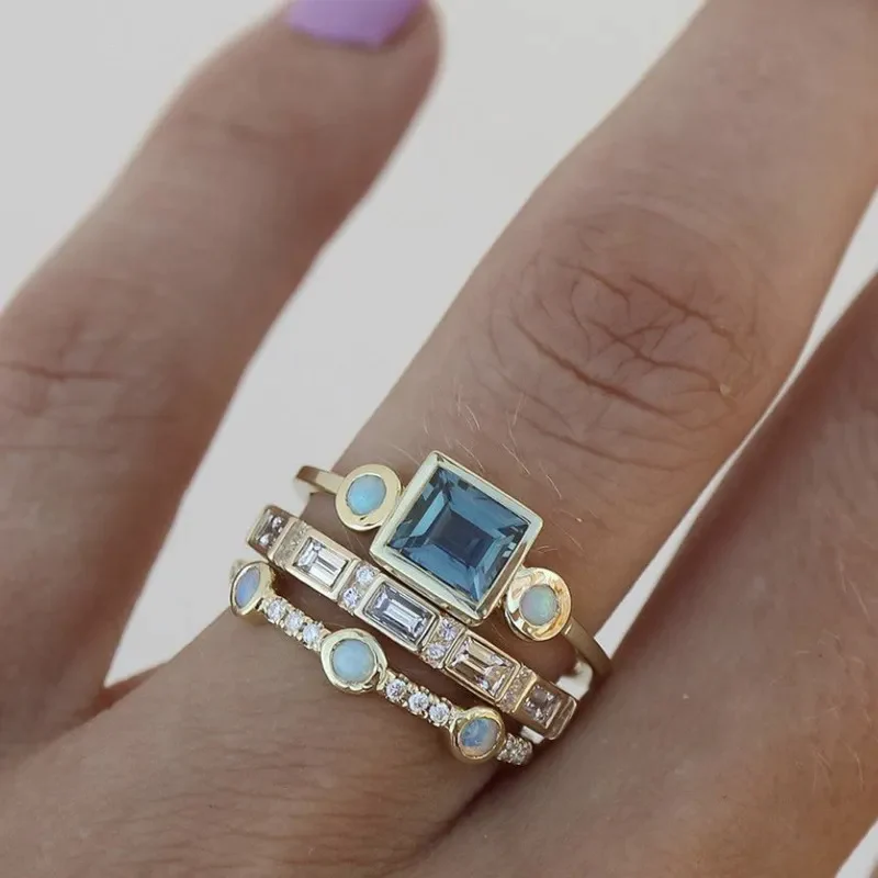Renée™ - VINTAGE BLUE CRYSTAL RING SET WITH ELEGANT DESIGN