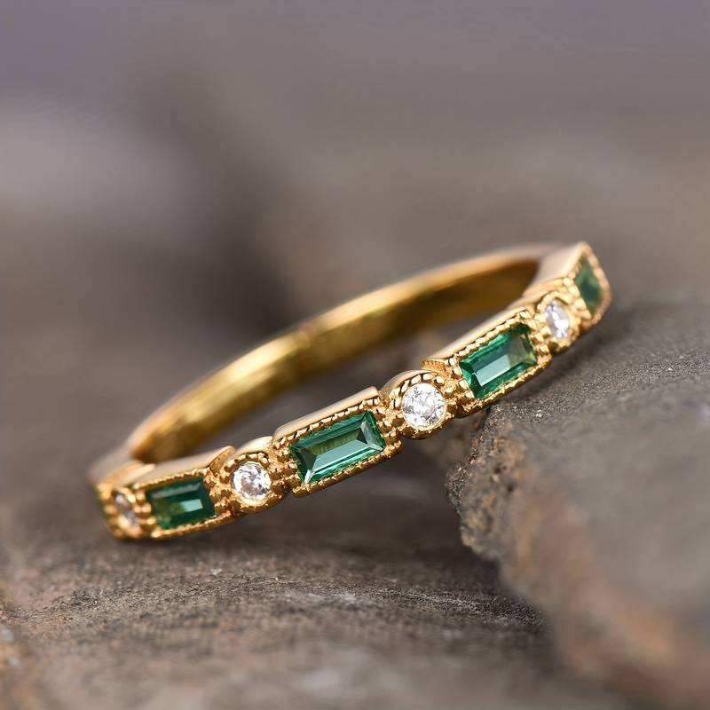 Lisette™ - ELEGANT GOLD RING WITH ZIRCONIA DETAIL