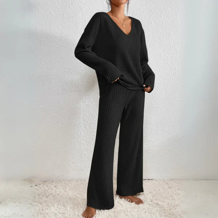 Aven™ - TWO-PIECE SET WITH SIMPLE TROUSERS AND V NECK TOP