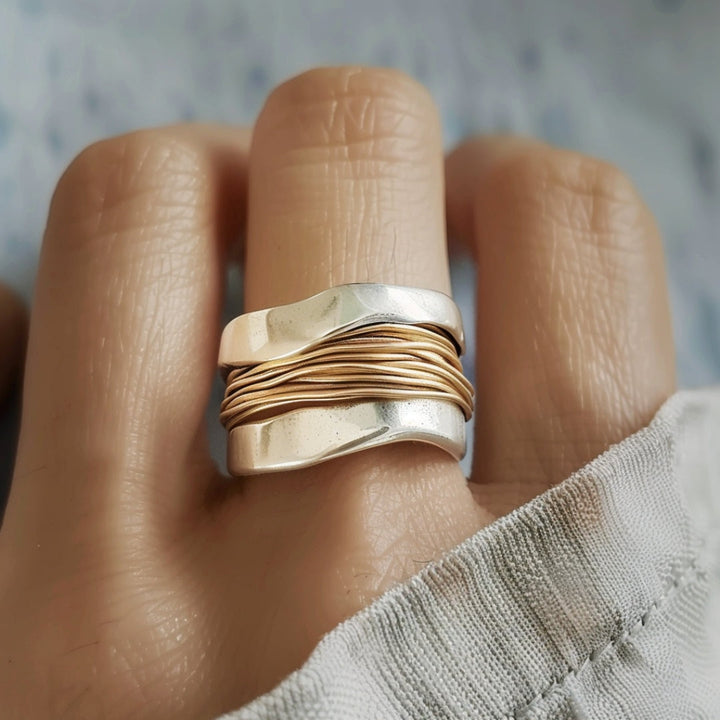 Madeleine Ring™ - ELEGANT DESIGN WITH GOLD THREAD ACCENTS