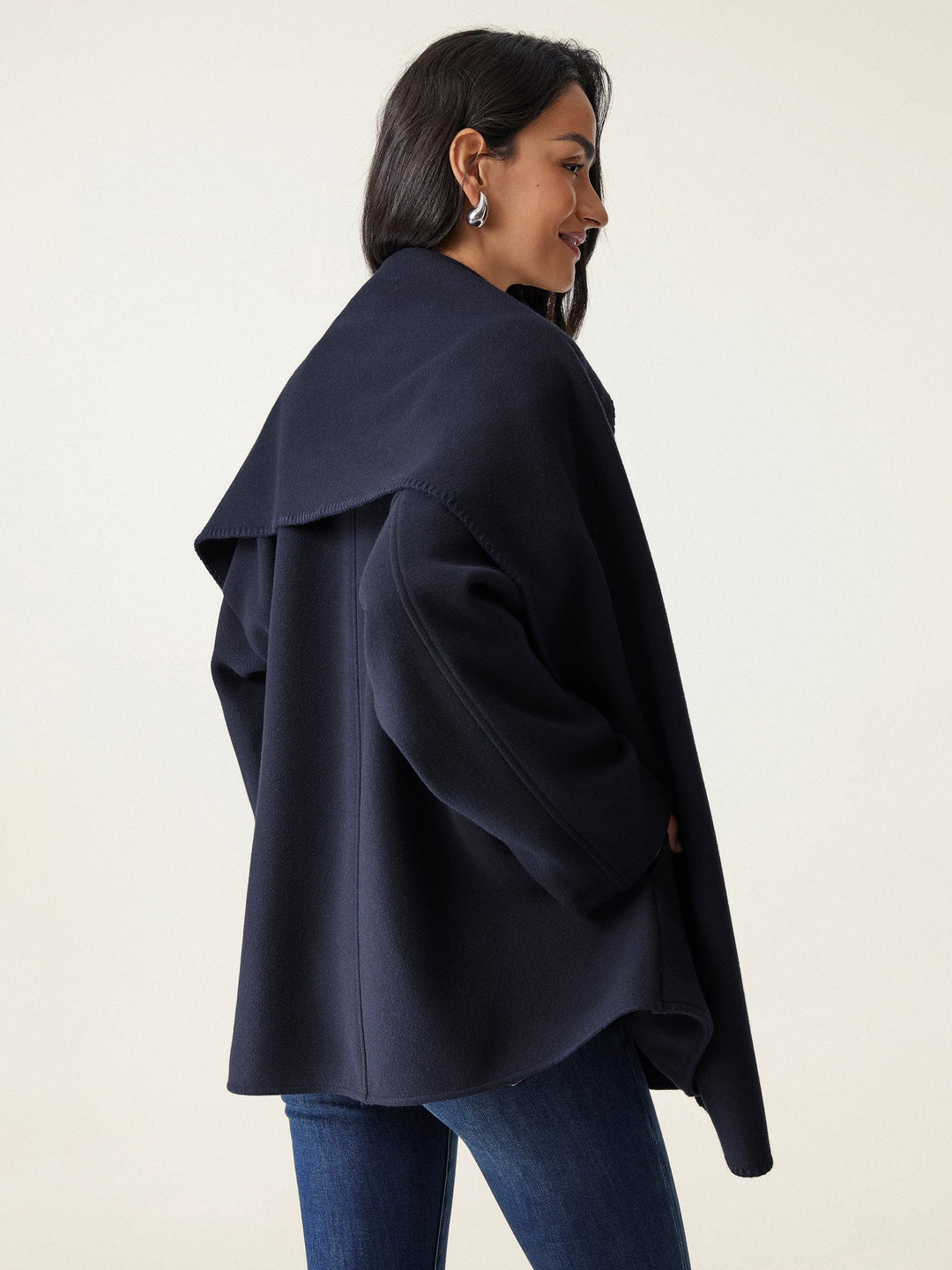 Fable™ - OVERSIZED COAT WITH VERSATILE STYLE