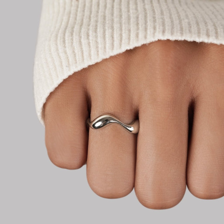 Camille™ - MINIMALIST RING WITH ELEGANT DESIGN