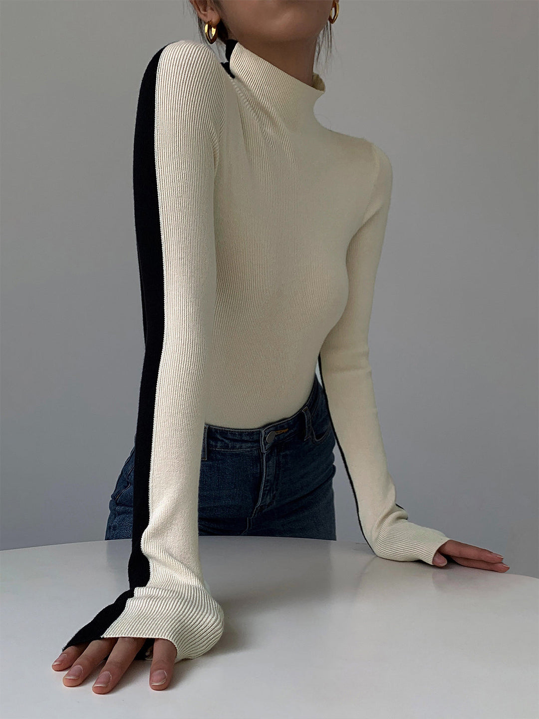 Sophia™ - REVERSIBLE LONG SLEEVE KNIT TOP WITH TWO-TONE DESIGN