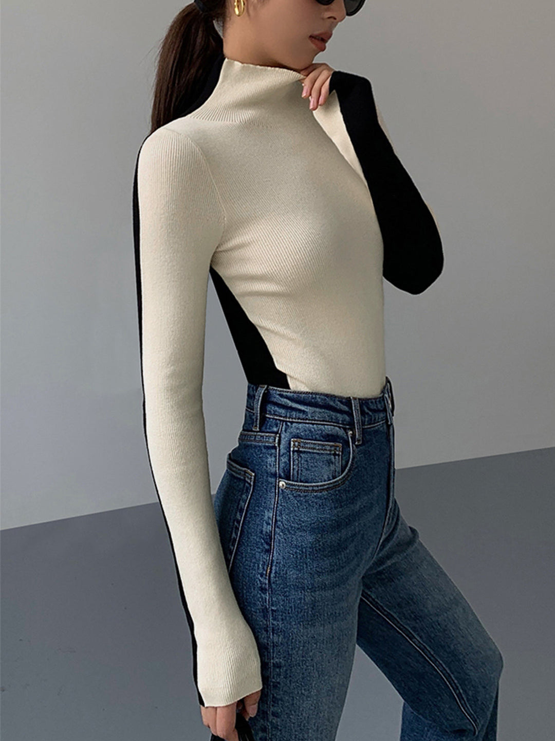 Sophia™ - REVERSIBLE LONG SLEEVE KNIT TOP WITH TWO-TONE DESIGN