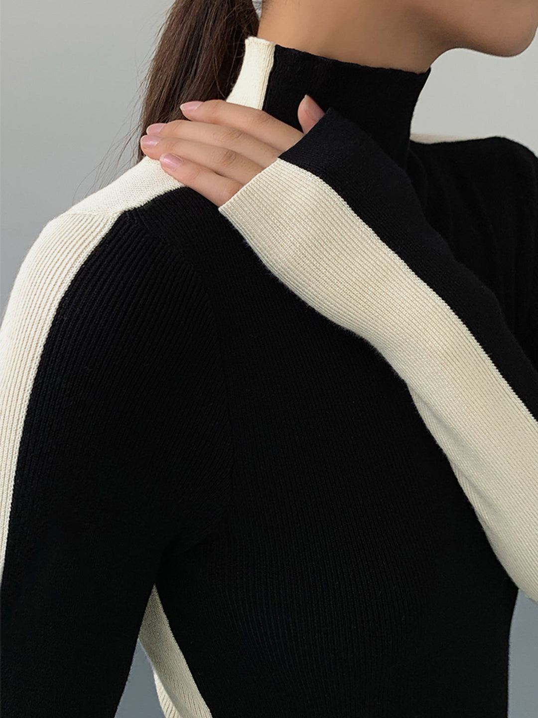 Sophia™ - REVERSIBLE LONG SLEEVE KNIT TOP WITH TWO-TONE DESIGN