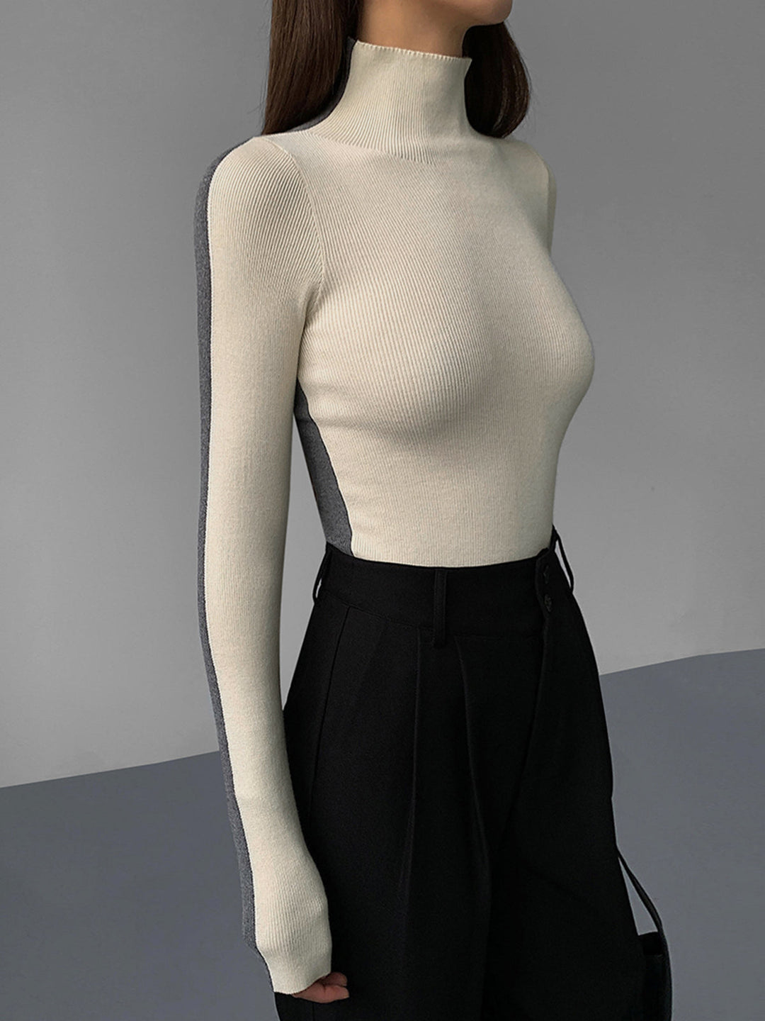 Sophia™ - REVERSIBLE LONG SLEEVE KNIT TOP WITH TWO-TONE DESIGN