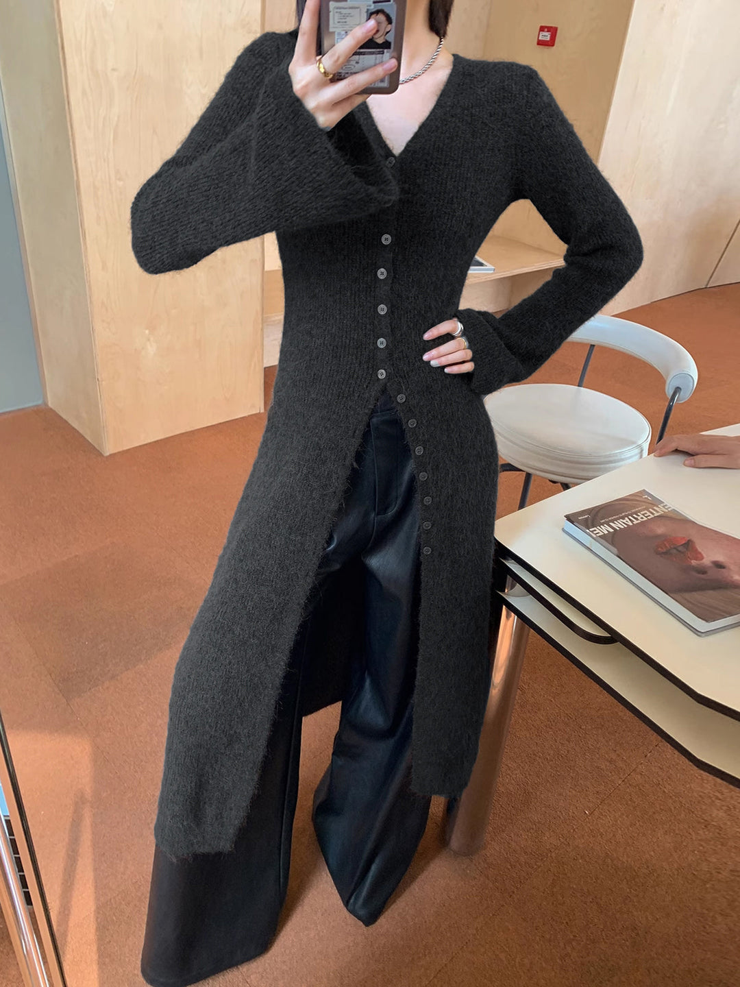 Ellie™ - ELEGANT V-NECK SWEATER DRESS WITH SPLIT DETAIL