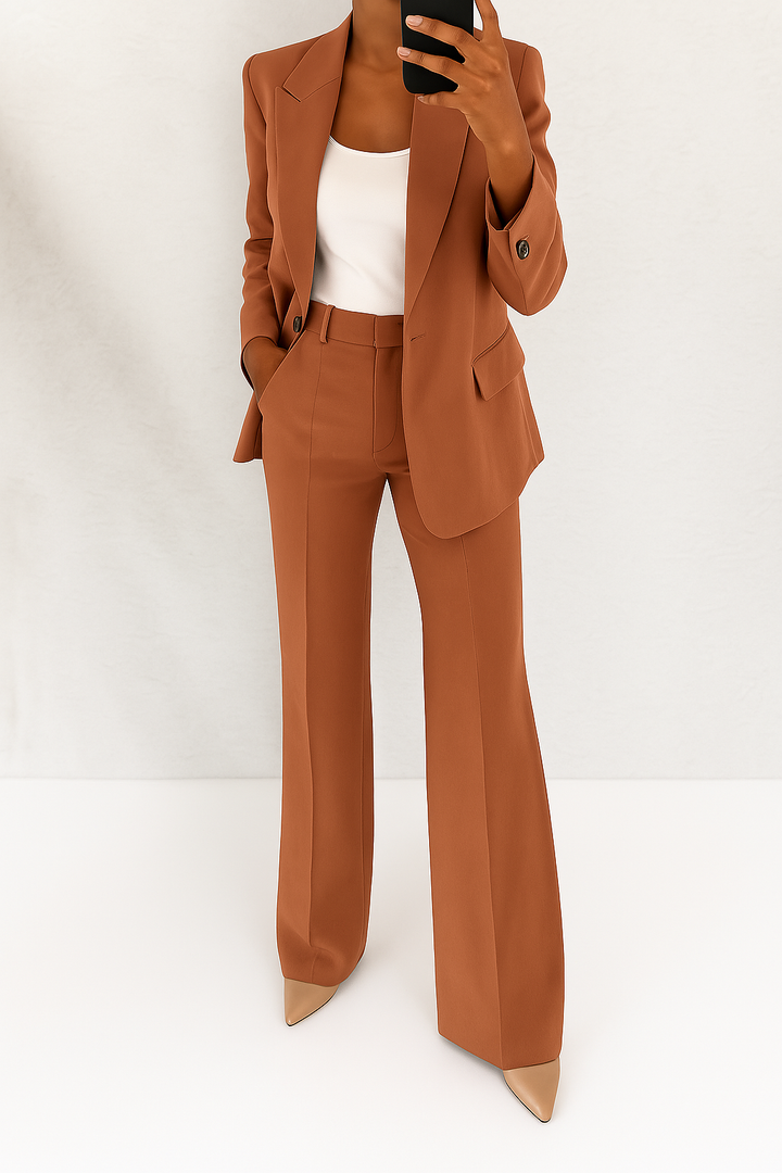 Yselle™ - TIMELESS TWO-PIECE SUIT WITH ELEGANT CUT