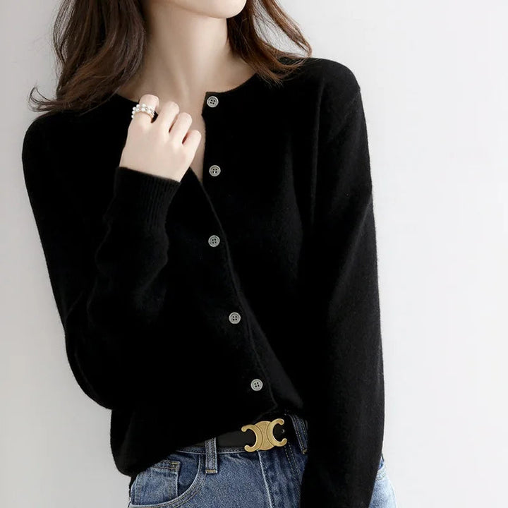 Lumi™ - ELEGANT BUTTON CARDIGAN WITH A SOPHISTICATED SILHOUETTE