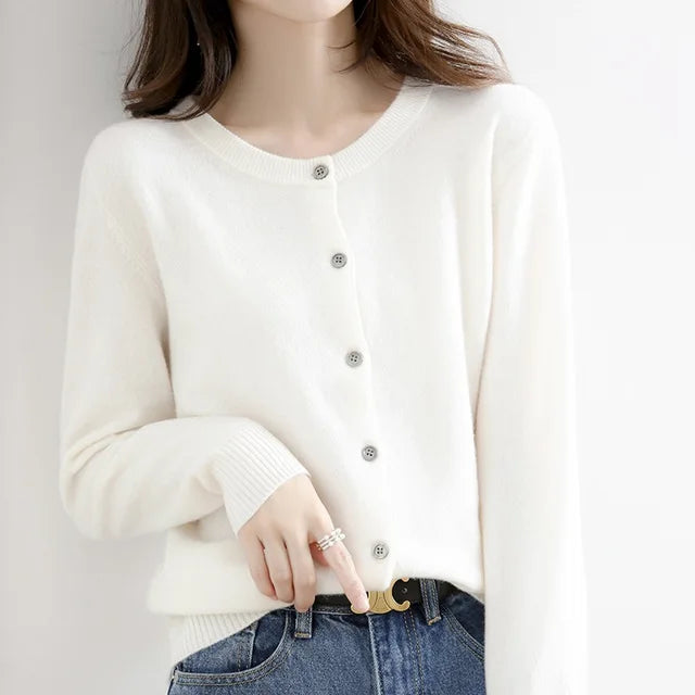 Lumi™ - ELEGANT BUTTON CARDIGAN WITH A SOPHISTICATED SILHOUETTE