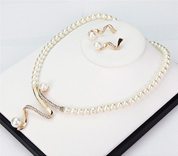 Kaelira™ – ELEGANT PEARL NECKLACE SET