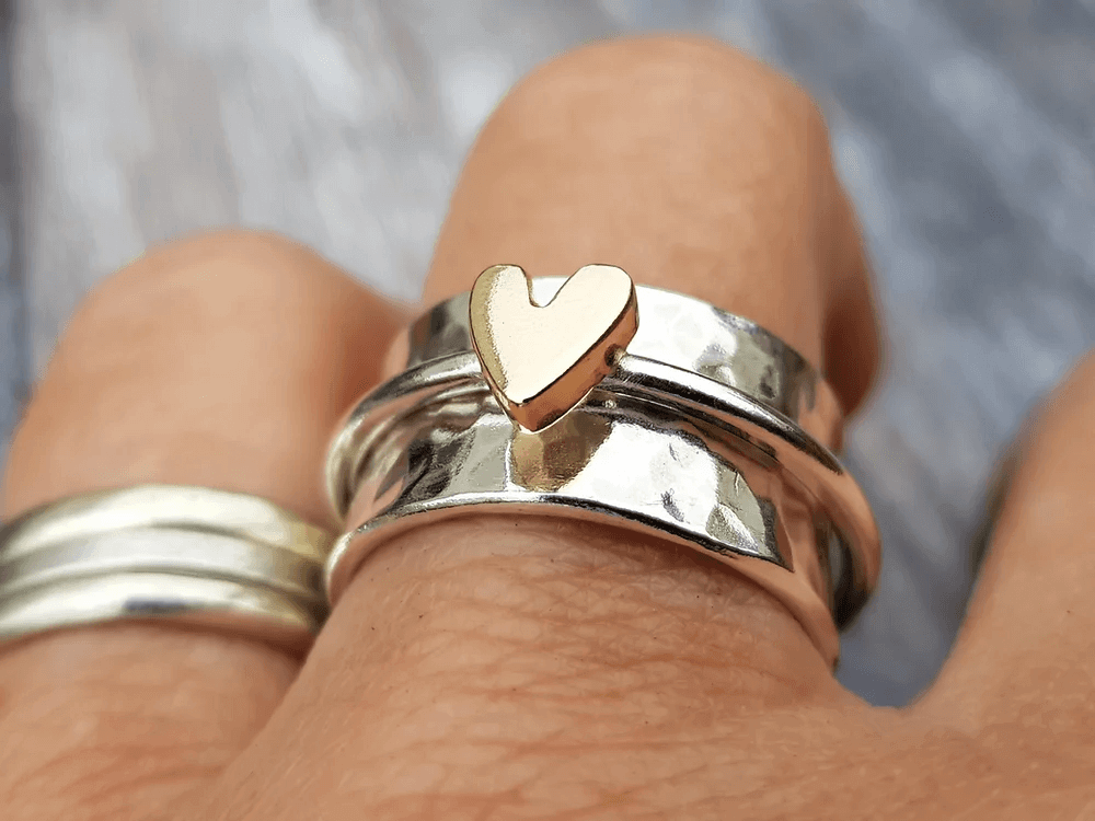 Thérèse™ - ELEGANT SILVER RING WITH GOLDEN HEART DESIGN