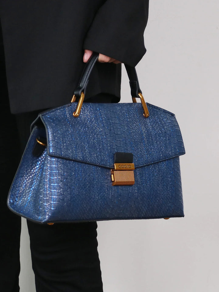 EMBOSSED™ - CHIC TEXTURED HANDBAG