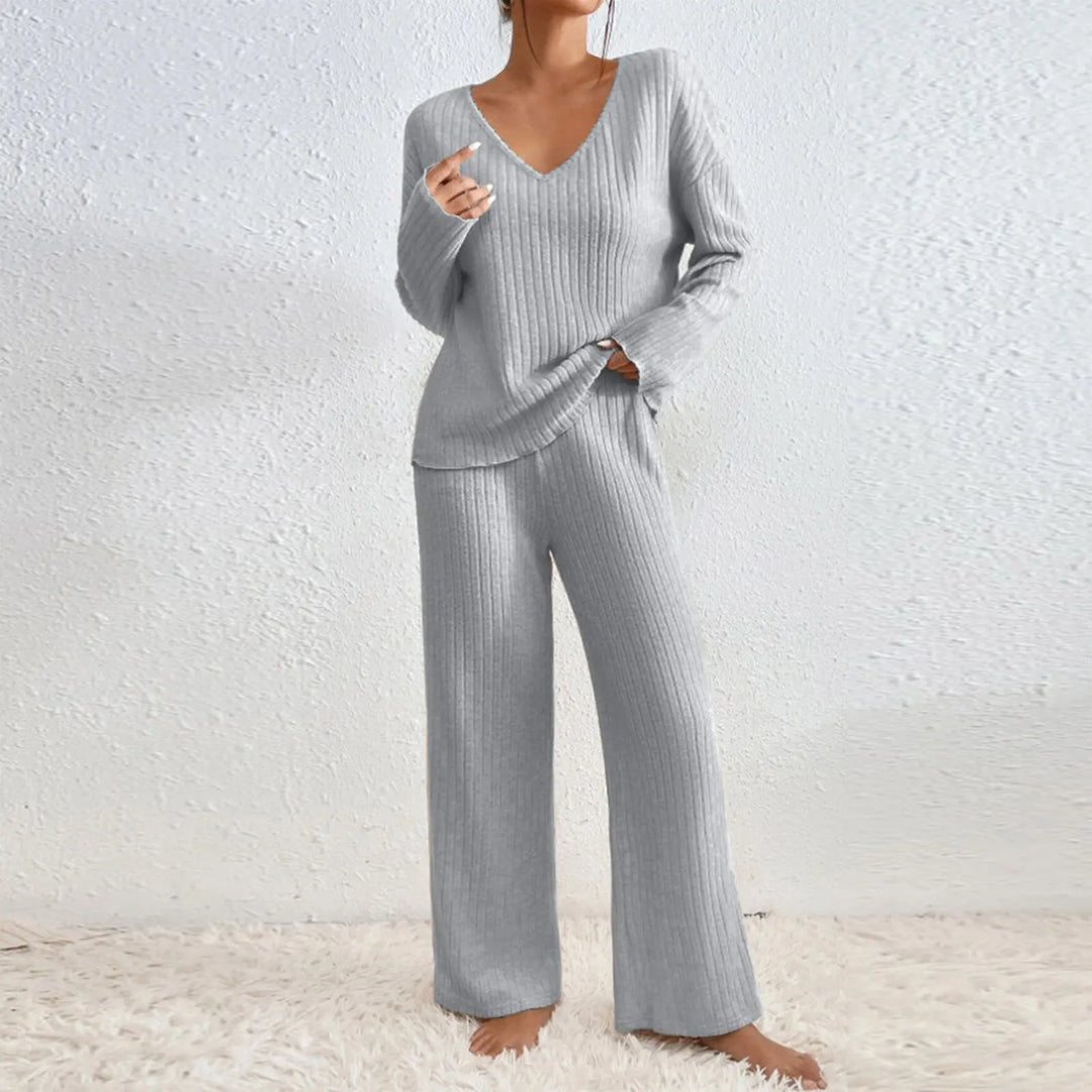 Aven™ - TWO-PIECE SET WITH SIMPLE TROUSERS AND V NECK TOP