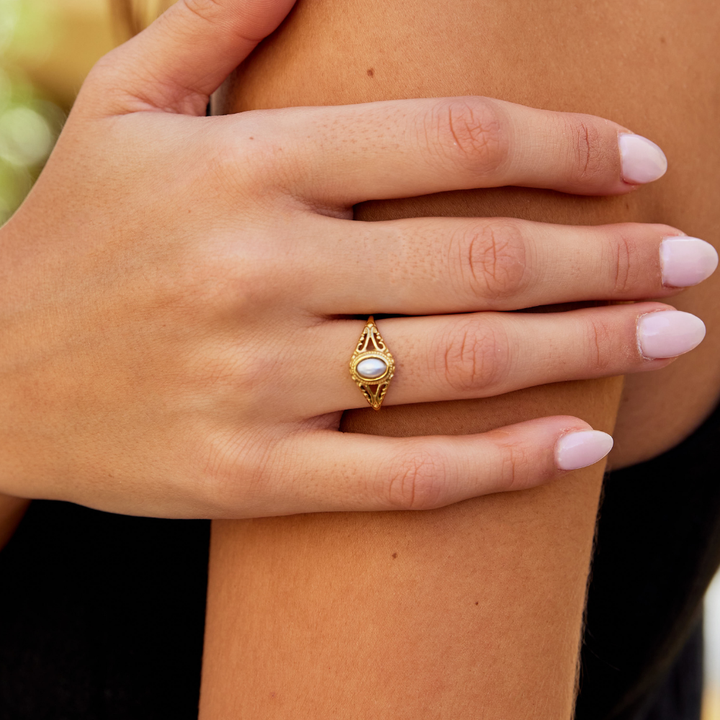 Alouette™ - VINTAGE ROYAL PEARL RING WITH ELEGANT DESIGN