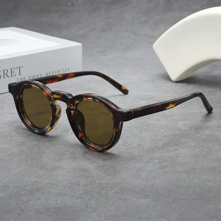 Bastien™ - STYLISH EYEWEAR WITH MODERN FRAME DESIGN