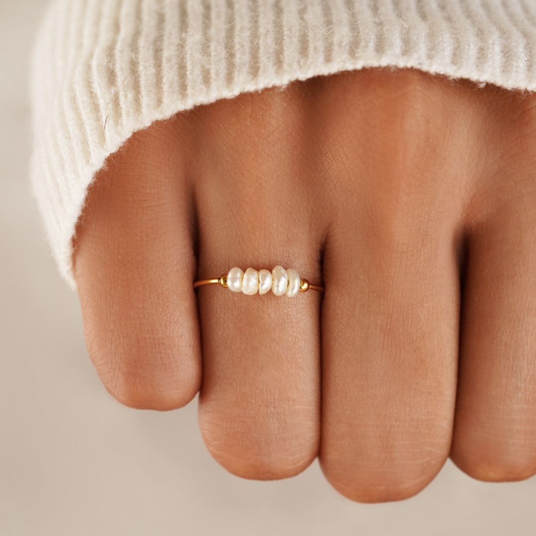 Violette™ - ELEGANT PEARL RING WITH A TIMELESS DESIGN