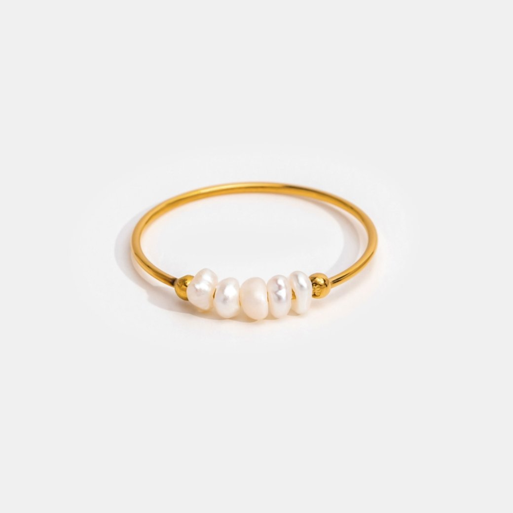 Violette™ - ELEGANT PEARL RING WITH A TIMELESS DESIGN