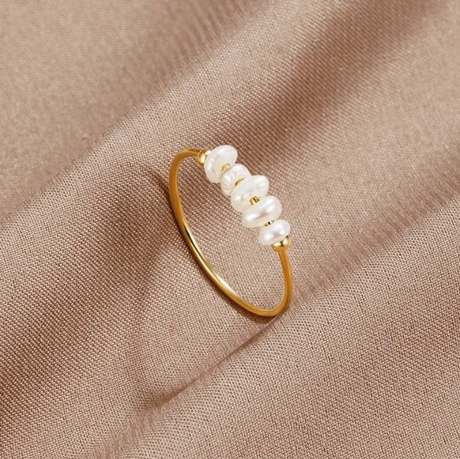 Violette™ - ELEGANT PEARL RING WITH A TIMELESS DESIGN