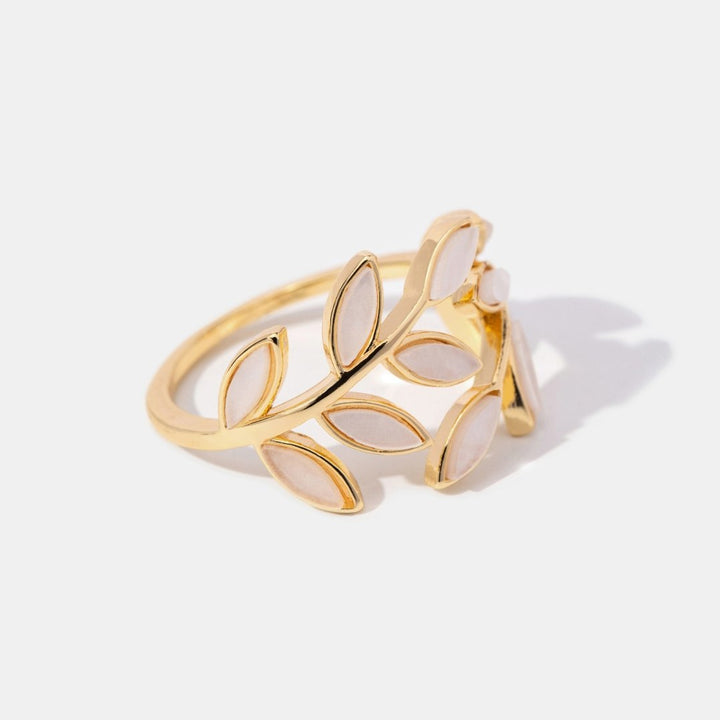 Lucienne™ - ELEGANT STATEMENT RING WITH A TIMELESS DESIGN