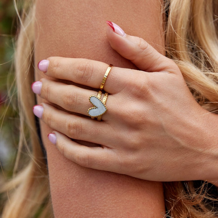 Giselle™ - ELEGANT GOLD RING WITH HEART DESIGN
